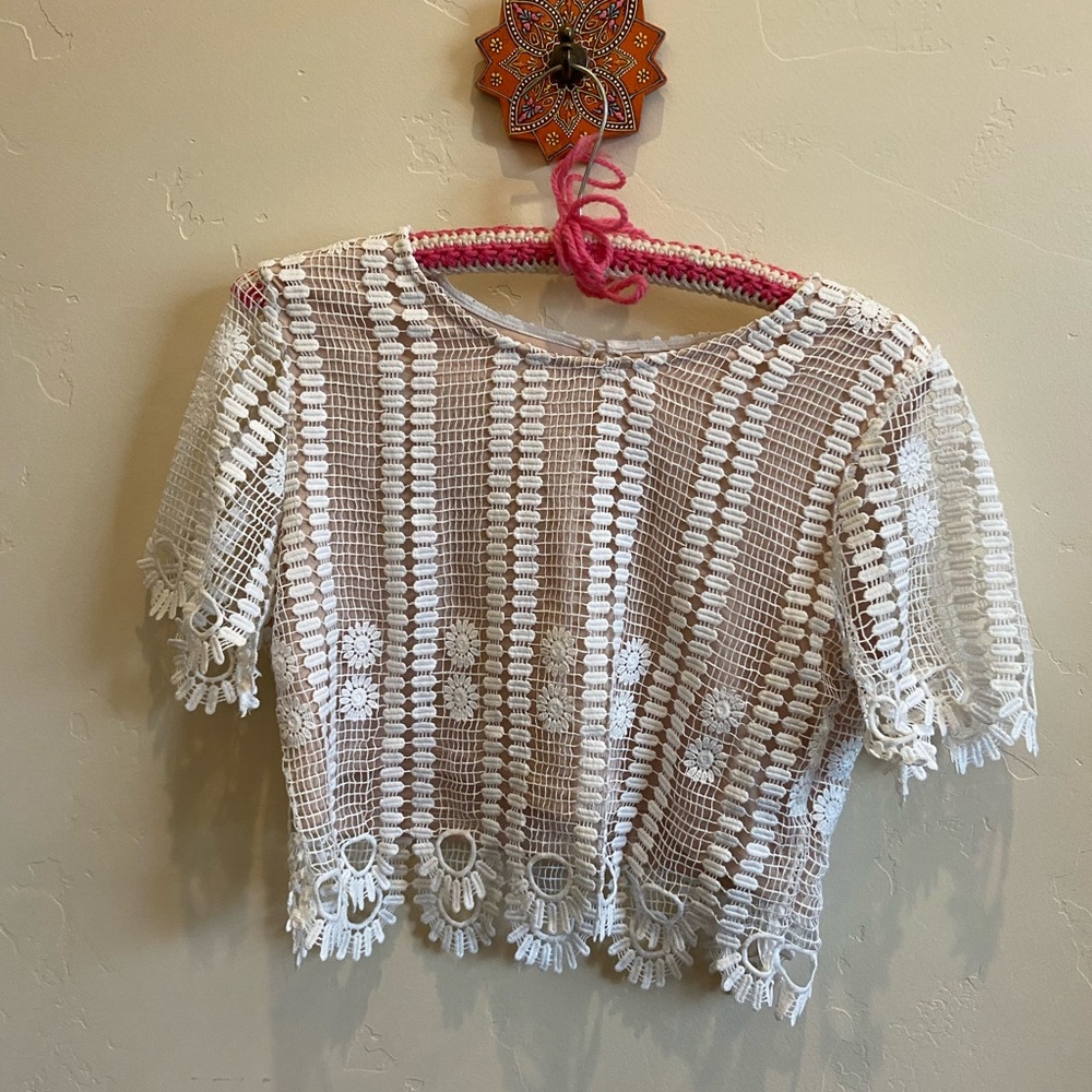 White Embroidered Crop Top Nude with Daisy Size 10